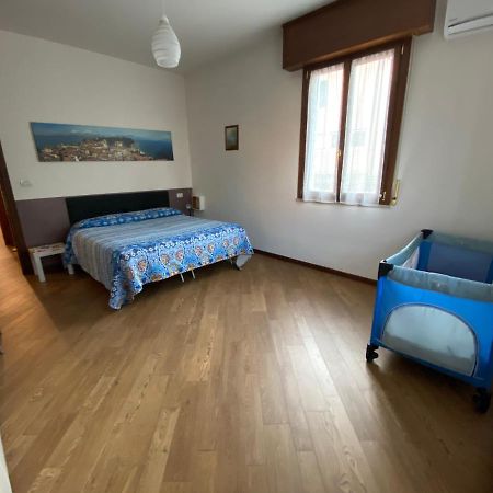 סירמיונה Appartamenti Altea מראה חיצוני תמונה