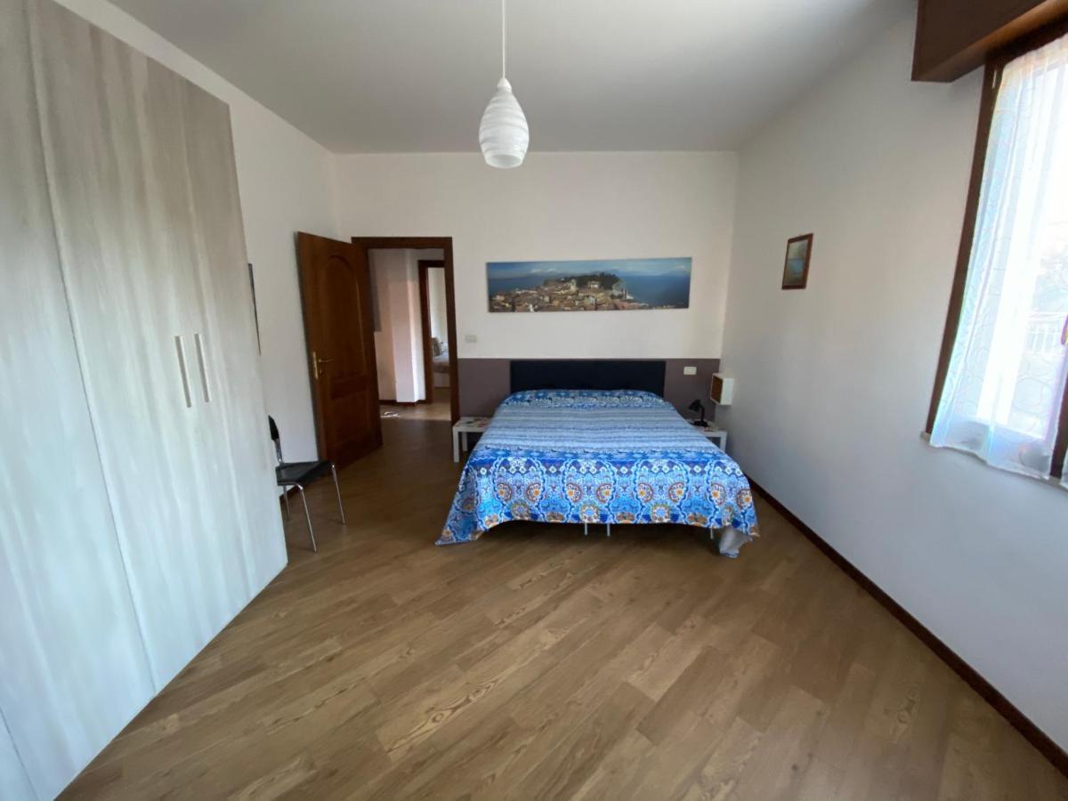 סירמיונה Appartamenti Altea מראה חיצוני תמונה